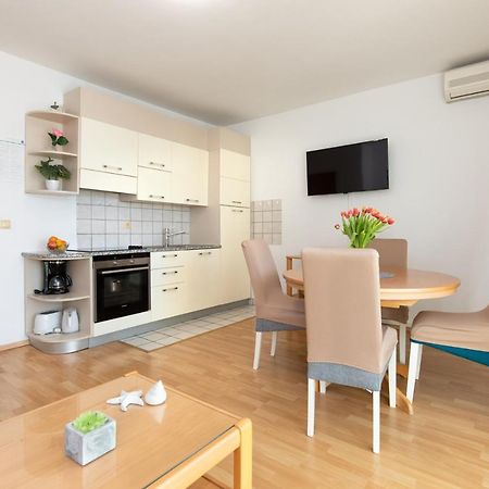 Apartment Filip Krk Town Exterior photo