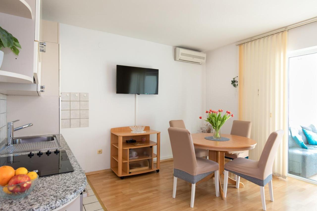 Apartment Filip Krk Town Exterior photo