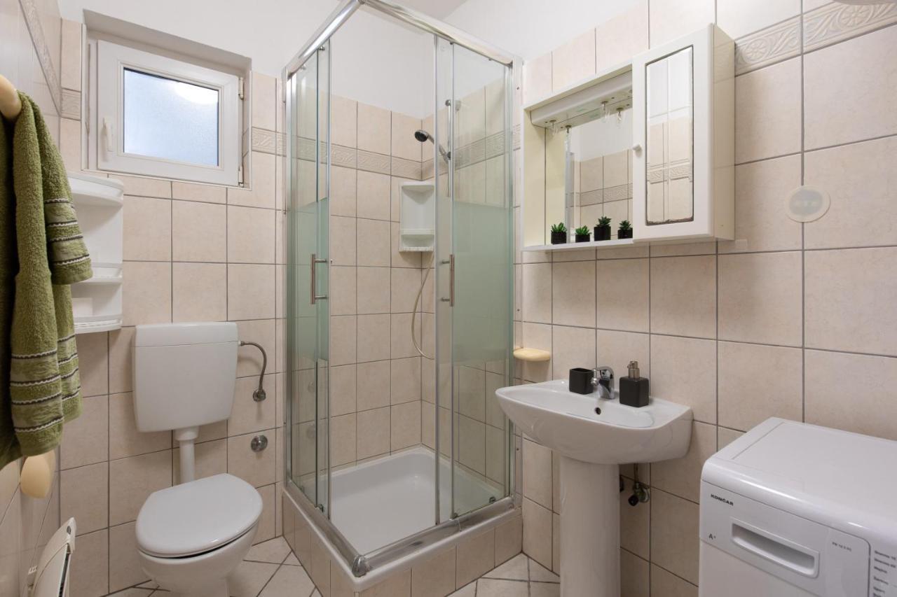 Apartment Filip Krk Town Exterior photo